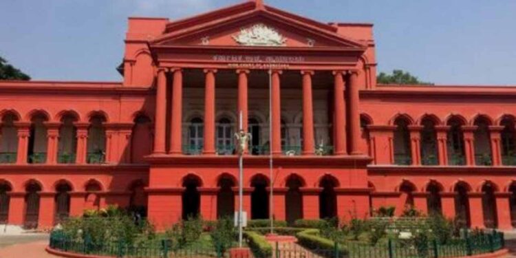 ಶೇ.60ರಷ್ಟು ಕನ್ನಡ ಬೋರ್ಡ್ ಹಾಕದ ವ್ಯಾಪಾರ, ಸಂಸ್ಥೆಗಳಿಗೆ ಬೀಗ ಹಾಕುವಂತಿಲ್ಲ : ಹೈಕೋರ್ಟ್ ಸೂಚನೆ..!!