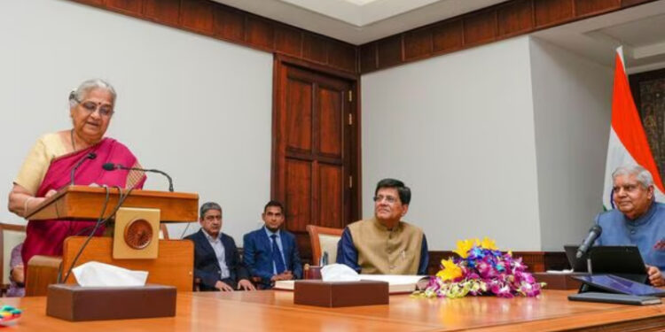 ರಾಜ್ಯಸಭೆ ಸದಸ್ಯೆಯಾಗಿ ಪ್ರಮಾಣವಚನ ಸ್ವೀಕರಿಸಿದ  ಸುಧಾಮೂರ್ತಿ..!!