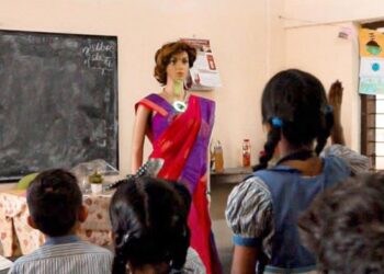 ಕೇರಳ : ಶಾಲೆಯ ಕ್ಲಾಸ್‌ ರೂಂಗೂ ಲಗ್ಗೆಯಿಟ್ಟಿತು AI ರೋಬೊಟ್ ಟೀಚರ್‌..!!