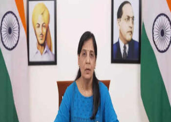 ಪತಿಯ ಬೆಂಬಲಕ್ಕಾಗಿ ಆಶೀರ್ವಾದ ಅಭಿಯಾನ ಆರಂಭಿಸಿದ ಅರವಿಂದ್ ಕೇಜ್ರಿವಾಲ್ ಪತ್ನಿ ಸುನೀತಾ..!!