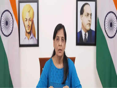 ಪತಿಯ ಬೆಂಬಲಕ್ಕಾಗಿ ಆಶೀರ್ವಾದ ಅಭಿಯಾನ ಆರಂಭಿಸಿದ ಅರವಿಂದ್ ಕೇಜ್ರಿವಾಲ್ ಪತ್ನಿ ಸುನೀತಾ..!!