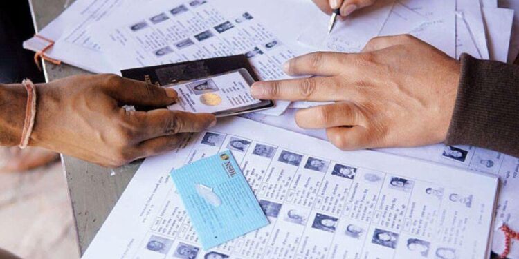 ಮತದಾರರ ಪಟ್ಟಿಯಲ್ಲಿ ನಿಮ್ಮ ಹೆಸರು ಇದೆಯಾ? ಅಂತ ಮೊಬೈಲ್ ನಲ್ಲೇ ಚೆಕ್ ಮಾಡಬಹುದು: ಹೇಗೆ ಅಂತೀರಾ ಇಲ್ಲಿದೆ ಮಾಹಿತಿ…!!