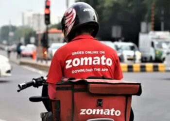 ಪ್ರತಿ ಆಹಾರದ ಆರ್ಡರ್‌ಗೆ 5 ರೂ ಶುಲ್ಕ ಹೆಚ್ಚಿಸಿದ ಆನ್‌ಲೈನ್ ಫುಡ್‌ ಡೆಲಿವರಿ ಪ್ಲಾಟ್‌ಫಾರ್ಮ್‌ ಜೊಮ್ಯಾಟೊ..!!