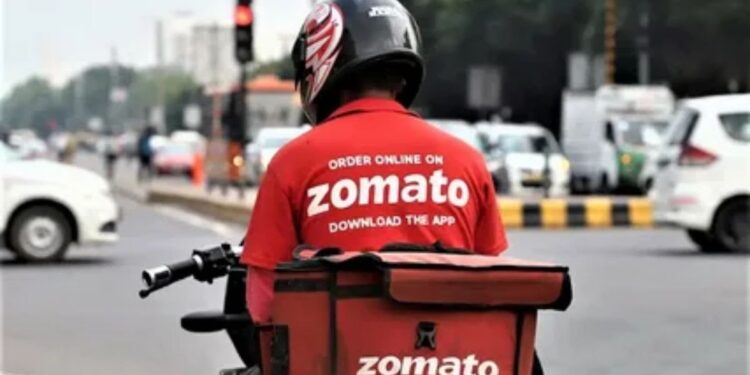 ಪ್ರತಿ ಆಹಾರದ ಆರ್ಡರ್‌ಗೆ 5 ರೂ ಶುಲ್ಕ ಹೆಚ್ಚಿಸಿದ ಆನ್‌ಲೈನ್ ಫುಡ್‌ ಡೆಲಿವರಿ ಪ್ಲಾಟ್‌ಫಾರ್ಮ್‌ ಜೊಮ್ಯಾಟೊ..!!