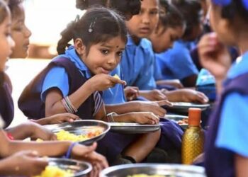 ರಾಜ್ಯದ ಶಾಲಾ ಮಕ್ಕಳಿಗೆ ಏಪ್ರಿಲ್ 11ರಿಂದ ಬೇಸಿಗೆ ರಜೆ ಆರಂಭ:  ರಜೆಯಲ್ಲೂ ಮಧ್ಯಾಹ್ನ ಬಿಸಿಯೂಟ ಯೋಜನೆ – ಶಾಲಾ ಶಿಕ್ಷಣ ಇಲಾಖೆ ಆದೇಶ..!!