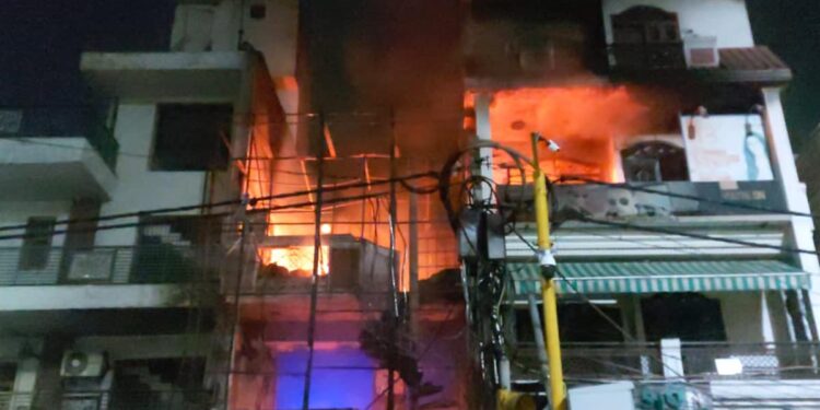 ದೆಹಲಿ: ಮಕ್ಕಳ ಆಸ್ಪತ್ರೆಯಲ್ಲಿ ಅಗ್ನಿ ದುರಂತ : 7 ನವಜಾತ ಶಿಶುಗಳು ಸಾವು..!!