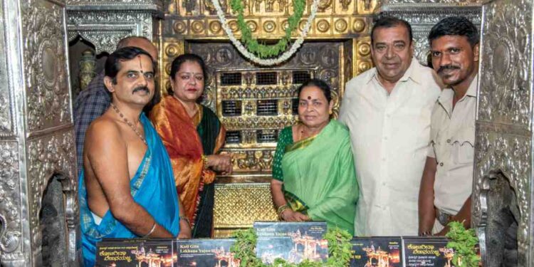 ಉಡುಪಿ :  ಕೃಷ್ಣಮಠಕ್ಕೆ ಹಿರಿಯ ನಟ ಶ್ರೀ ದೊಡ್ಡಣ್ಣ ಭೇಟಿ..!!