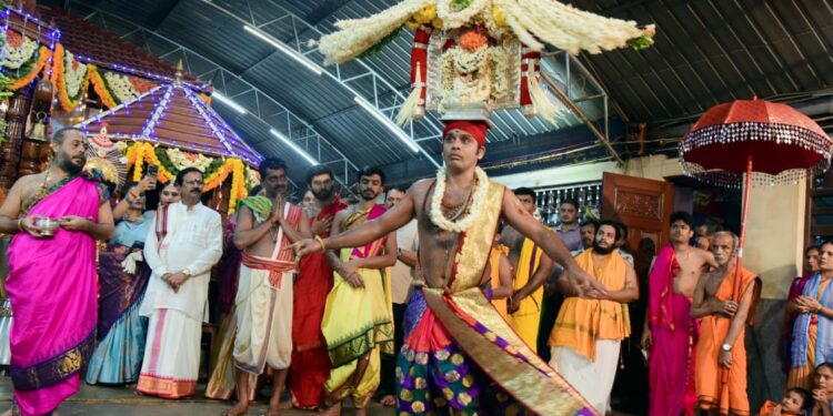 ದೊಡ್ಡಣ್ಣಗುಡ್ಡೆ ಶ್ರೀ ದುರ್ಗಾ ಆದಿಶಕ್ತಿ ಕ್ಷೇತ್ರ : ರಂಗ ಪೂಜಾ ಸಹಿತ ಬಲಿ ಉತ್ಸವ ಸಂಪನ್ನ..!!