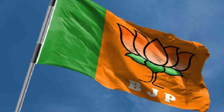 ಉಡುಪಿ :ಪಕ್ಷ ವಿರೋಧಿ ಚಟುವಟಿಕೆ – ರಘುಪತಿ ಭಟ್ ಜೊತೆ ಗುರುತಿಸಿಕೊಂಡಿದ್ದ ನಾಲ್ವರು ನಾಯಕರಿಗೆ ಬಿಜೆಪಿ ನೋಟಿಸ್..!!