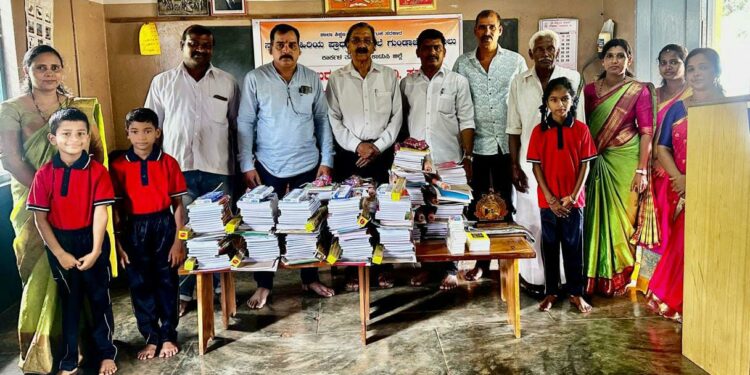 ಸೂರಾಲು: ಶಾಲಾ ಮಕ್ಕಳಿಗೆ ಉಚಿತ ಬರವಣಿಗೆ ಸಾಮಗ್ರಿ ಮತ್ತು ಸಮವಸ್ತ್ರ ವಿತರಣೆ..!!