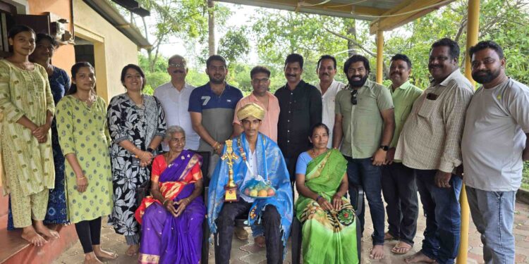 ಕಾರ್ಕಳ : ಅಗ್ನಿ ವೀರ್ ದುರ್ಗಾ ಪ್ರಸಾದ್ ರನ್ನು ಸನ್ಮಾನ ಮಾಡಿದ ಬೋಳ ಪ್ರಶಾಂತ್ ಕಾಮತ್ ಅಭಿಮಾನಿ ಬಳಗ ಕಾರ್ಕಳ ಟೈಗರ್ಸ್..!!