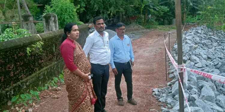 ಪರ್ಕಳ: ಕೆರೆದಂಡೆ ನಾಲ್ಕನೇ ಬಾರಿ ಕುಸಿತ. ಜಿಲ್ಲಾಧಿಕಾರಿ ಭೇಟಿ ಪರಿಶೀಲನೆ..!!