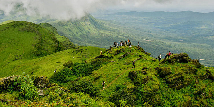 ಚಿಕ್ಕಮಗಳೂರು :ಮುಳ್ಳಯ್ಯಗಿರಿ ಉಳಿವಿಗಾಗಿ ಕಂಟ್ರೋಲ್ ಟೂರಿಸಂ ತೆರೆಯಲು ಮುಂದಾದ ಜಿಲ್ಲಾಡಳಿತ..!!