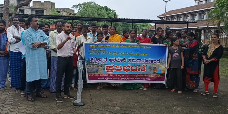 ಉಡುಪಿ :ಮತೀಯ ಧರ್ಮರಾಜಕಾರಣಕ್ಕೆ ಅಬ್ಬರಿಸುವವರು ಅಲೆಮಾರಿಗಳ ಸಮಸ್ಯೆಗಳಿಗೆ ಸ್ಪಂದಿಸಲೇ ಇಲ್ಲ- ಸಂತೋಷ್ ಬಜಾಲ್..!!
