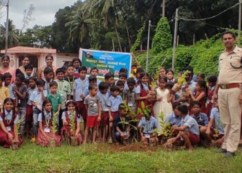 ಶ್ರೀ ಗುರುಕುಲ ಅನುದಾನಿತ ಹಿರಿಯ ಪ್ರಾಥಮಿಕ ಶಾಲೆ ಮಾಳ ಮತ್ತು ಅರಣ್ಯ ಇಲಾಖೆ ಜಂಟಿಯಾಗಿ ವನಮಹೋತ್ಸವ ಆಚರಣೆ..!!