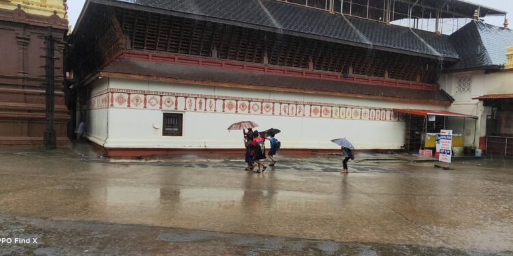 ಉಡುಪಿ ತಾಲೂಕಿನ ಪ್ರಾಥಮಿಕ ಪ್ರೌಢಶಾಲೆ ಮತ್ತು ಪಿಯುಸಿವರೆಗೆ ಇಂದು ರಜೆ ಘೋಷಣೆ..!!