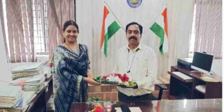 ಕುಂದಾಪುರ ಉಪವಿಭಾಗದ ಎಸಿ ರಶ್ಮಿ ಎಸ್.ಆರ್ ವರ್ಗಾವಣೆ : ನೂತನ ಎಸಿ ಆಗಿ ಮಹೇಶ್‌ಚಂದ್ರ  ನೇಮಕ.!! 