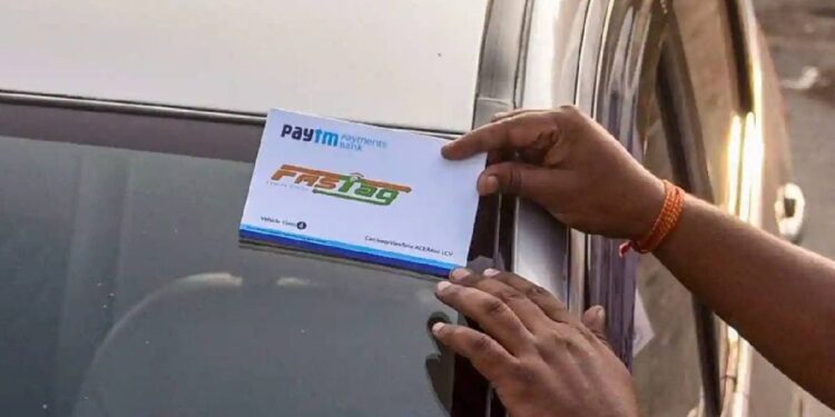 ಫಾಸ್ಟಾಗ್ ಸ್ಟಿಕ್ಕರ್ ವಾಹನದ ಮುಂಭಾಗದ ಗಾಜಿಗೆ ಅಂಟಿಸದೇ ಇದ್ದರೆ ದುಪ್ಪಟ್ಟು ಶುಲ್ಕ :ರಾಷ್ಟ್ರೀಯ ಹೆದ್ದಾರಿ ಪ್ರಾಧಿಕಾರ..!!