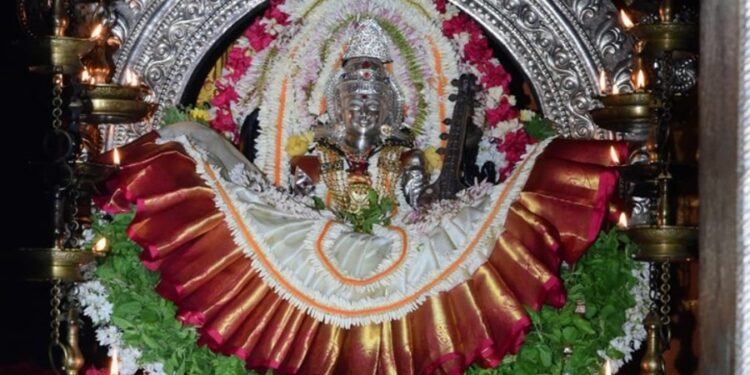 ಶ್ರೀ ಚಕ್ರ ಪೀಠ ಸುರಪೂಜಿತೆ ಶ್ರೀ ದುರ್ಗಾ ಆದಿಶಕ್ತಿ ಕ್ಷೇತ್ರ : ಅಗಸ್ಟ್ 16 ಶುಕ್ರವಾರ ಶ್ರೀ ವರಮಹಾಲಕ್ಷ್ಮಿ ವ್ರತಕಥ ಪೂಜೆ..!!