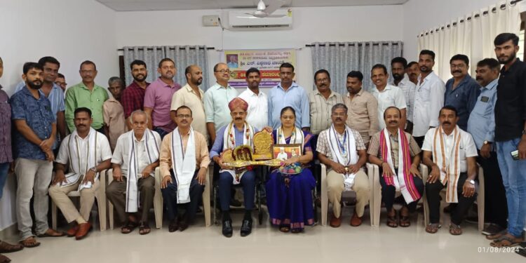 ಕಾರ್ಕಳ ತಾಲೂಕು ಮೋಟಾರು ವಾಹನ ಡ್ರೈವಿಂಗ್ ಸ್ಕೂಲ್ ಮಾಲಕರ ವತಿಯಿಂದ ಸಹಾಯಕ ಪ್ರಾದೇಶಿಕ ಸಾರಿಗೆ ಅಧಿಕಾರಿ ವಿಶ್ವನಾಥ ನಾಯ್ಕ್ ಇವರಿಗೆ ಸೇವಾ ನಿವೃತ್ತಿಯ ಬೀಳ್ಕೊಡುಗೆ ಸಮಾರಂಭ..!!