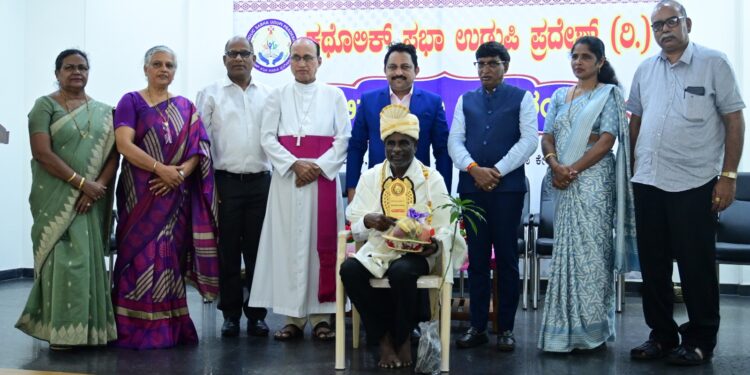 ಸೇವೆಯ ಮೂಲಕ ಸಮಾಜದಲ್ಲಿ ಪರಿವರ್ತನೆ ತರಲು ಸಾಧ್ಯವಿದ್ದು ಈ ನಿಟ್ಟಿನಲ್ಲಿ ಜನಪ್ರತಿನಿಧಿಗಳು ಗಮನಹರಿಸಬೇಕು – ವಂ|ಡಾ|ಜೆರಾಲ್ಡ್ ಐಸಾಕ್ ಲೋಬೊ ..!!