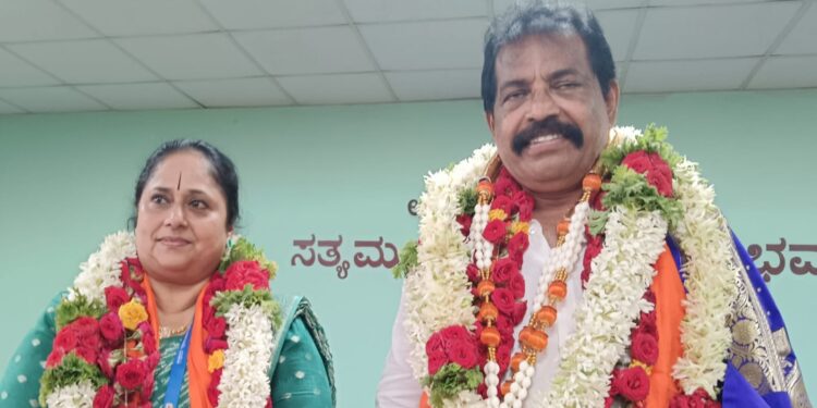 ಉಡುಪಿ :ನಗರಸಭೆ ಅಧ್ಯಕ್ಷರಾಗಿ ಪ್ರಭಾಕರ್ ಪೂಜಾರಿ ಗುಂಡಿಬೈಲು ಹಾಗೂ ಉಪಾಧ್ಯಕ್ಷರಾಗಿ ರಜನಿ ಹೆಬ್ಬಾರ್ ಅವಿರೋಧವಾಗಿ ಆಯ್ಕೆ..!!