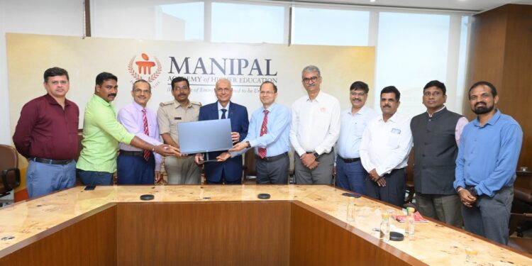 ಮಣಿಪಾಲ ಅಕಾಡೆಮಿ ಆಫ್ ಹೈಯರ್ ಎಜುಕೇಶನ್ ನಿಂದ ಉಡುಪಿ ಟೌನ್ ಪೊಲೀಸ್ ಠಾಣೆಗೆ ಕಂಪ್ಯೂಟರ್ ಗಳ ಕೊಡುಗೆ..!!