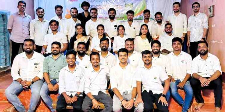 ಉನ್ನತಿ ತಂಡದ ಮೂರನೇ ವಾರ್ಷಿಕ ಸಂಭ್ರಮ ವಿವಿಧ ಕ್ಷೇತ್ರದ ಸಾಧಕರಿಗೆ ಸನ್ಮಾನ – ವಿದ್ಯಾರ್ಥಿ ವೇತನ ವಿತರಣೆ..!!