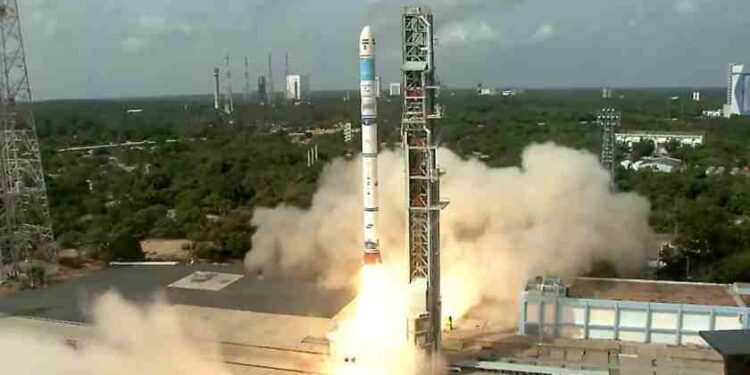 ಇಸ್ರೋ ದಿಂದ ಭೂ ವೀಕ್ಷಣಾ ಉಪಗ್ರಹ ಇಒಎಸ್-08 ಯಶಸ್ವೀ ಉಡಾವಣೆ..!!
