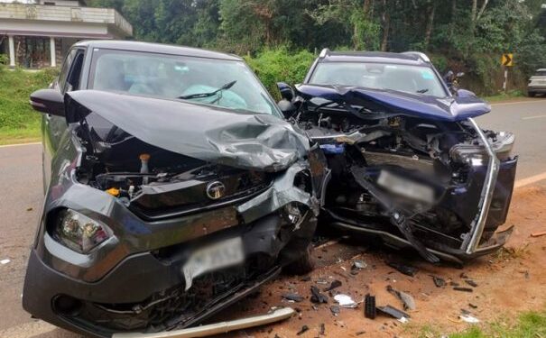 ತೆಕಟ್ಟೆ : ಎರಡು ಕಾರುಗಳ ನಡುವೆ ಅಪಘಾತ : ಢಿಕ್ಕಿಯ ರಬಸಕ್ಕೆ ಸಂಪೂರ್ಣ ಜಖಂಗೊಂಡ ಕಾರುಗಳು..!!