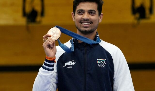 ಒಲಿಂಪಿಕ್ಸ್ 2024 – ಭಾರತದ ಮುಡಿಗೆ ಮತ್ತೊಂದು ಗರಿ : ಪುರುಷರ 50 ಮೀ ರೈಫಲ್ 3 ಪಿ ನಲ್ಲಿ  ಕಂಚಿನ ಪದಕ ಗೆದ್ದುಕೊಟ್ಟ ಸ್ವಪ್ನಿಲ್ ಕುಸಾಲೆ..!!