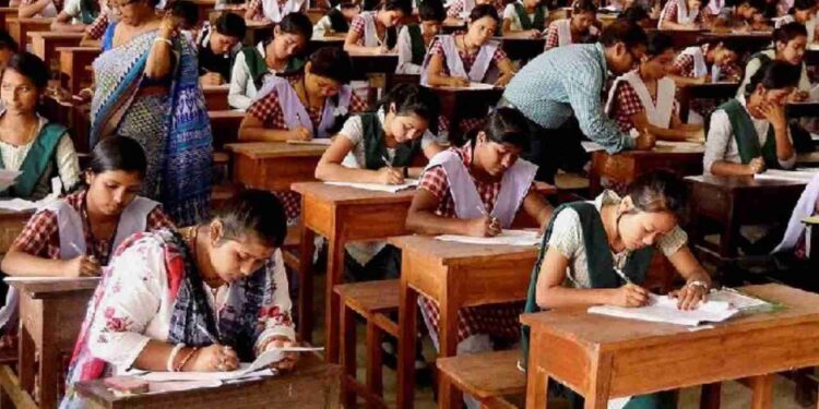 ನಾಳೆಯಿಂದ (ಆ.2) SSLC ಪರೀಕ್ಷೆ-3 ಆರಂಭ : ರಾಜ್ಯಾಧ್ಯಂತ 97,933 ವಿದ್ಯಾರ್ಥಿಗಳು ನೋಂದಣಿ..!!