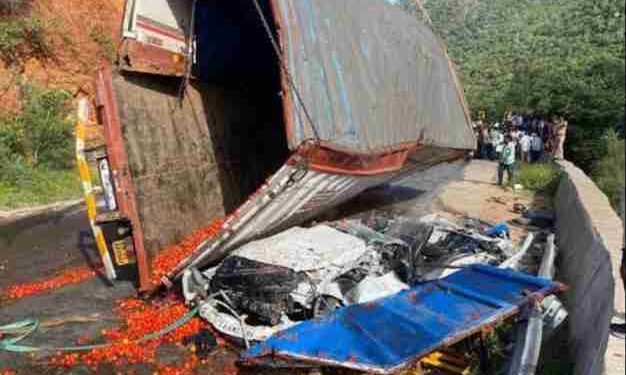 ತಿರುಪತಿಯಿಂದ ವಾಪಾಸ್ಸಾಗುತ್ತಿದ್ದ ಸಂದರ್ಭ ಚಿತ್ತೂರು ಬಳಿ ಬೀಕರ ಅಪಘಾತ : ಕರ್ನಾಟಕದ ಮೂವರು ಮೃತ್ಯು..!