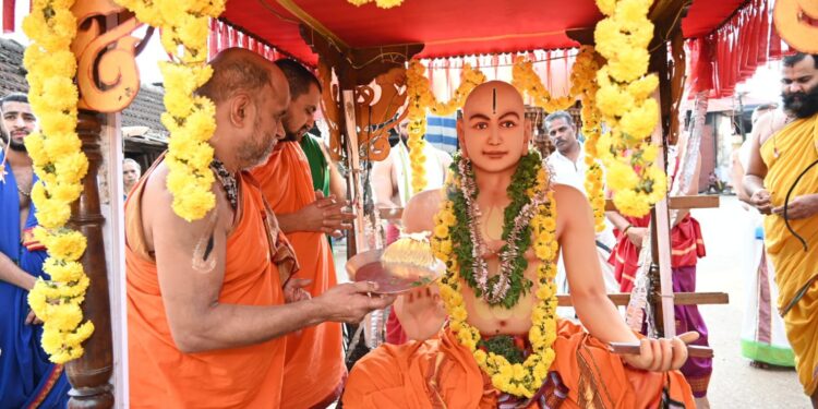 ಉಡುಪಿಯಲ್ಲಿ ಪರ್ಯಾಯ ಪುತ್ತಿಗೆ ಶ್ರೀಪಾದರಿಂದ ವೈಭವದ ಮಧ್ವ ಜಯಂತಿ ಆಚರಣೆ..!!