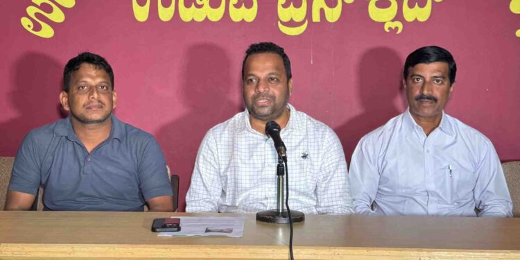 ಸಾಮಾಜಿಕ ಜಾಲತಾಣದಲ್ಲಿ ಸುಳ್ಳು ಸುದ್ದಿ ಹಾಗೂ ಅಪಪ್ರಚಾರ ಮಾಡುತ್ತಿರುವ ಬಗ್ಗೆ ಪ್ರಸಾದ್ ಕಾಂಚನ್ ಸ್ಪಷ್ಟನೆ..!!