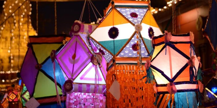 ದೀಪಾವಳಿಯ ಪ್ರಯುಕ್ತ ಉಡುಪಿಯ ಶ್ರೀ ಕೃಷ್ಣ ಮಠದಲ್ಲಿ ಸಾಂಪ್ರದಾಯಿಕ ಮತ್ತು ಆಧುನಿಕ ಗೂಡು ದೀಪ ಸ್ಪರ್ಧೆ..!!