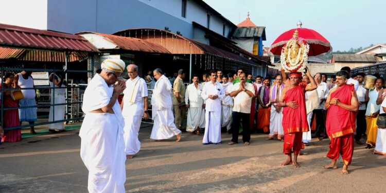 ಶ್ರೀ ಕ್ಷೇತ್ರ ಧರ್ಮಸ್ಥಳದ ಶ್ರೀ ಮಂಜುನಾಥೇಶ್ವರ ಕೃಪಾ ಪೋಷಿತ ಯಕ್ಷಗಾನ ಮೇಳದ  ಸೇವಾ ಬಯಲಾಟದ ತಿರುಗಾಟ ಪ್ರಾರಂಭ..!!