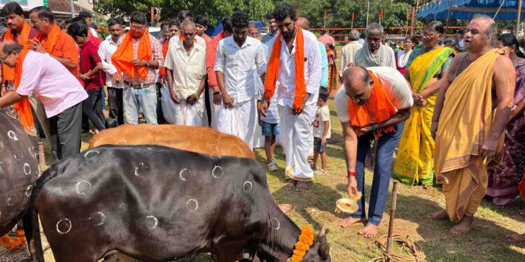 ವಿಶ್ವ ಹಿಂದೂ ಪರಿಷತ್ ಬಜರಂಗದಳ ಇಂದಿರಾನಗರ ಘಟಕದ ದ್ವಿತೀಯ ವರ್ಷದ ಗೋಪೂಜೆ ಹಾಗೂ ಸಾರ್ವಜನಿಕ ವಾಹನ ಪೂಜೆ.