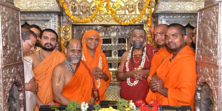 ಉಡುಪಿ : ಯತಿ ಸಮಾಗಮ..!!