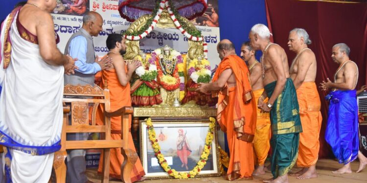 ಶ್ರೀ ಕೃಷ್ಣ ಮಠದಲ್ಲಿ ವಿಜಯದಾಸರ ಆರಾಧನೆ ; ಮೇಘಾಲಯದ ರಾಜ್ಯಪಾಲ ಶ್ರೀವಿಜಯಶಂಕರ್ ಭಾಗಿ..!!