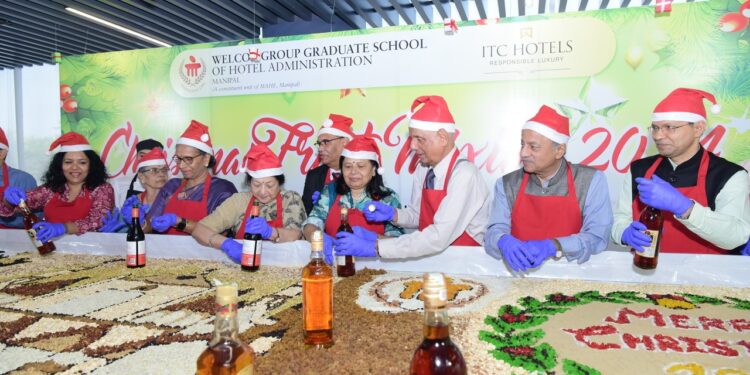 ಮಣಿಪಾಲ :ವಾಗ್ಶದಲ್ಲಿ ಕ್ರಿಸ್ಮಸ್ ಕೇಕ್ ಗಾಗಿ ಹಣ್ಣಿನ ಮಿಶ್ರಣ ಸಮಾರಂಭ..!!