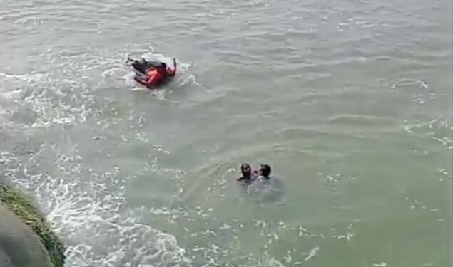 ಸೋಮೇಶ್ವರ: ಸಮುದ್ರಕ್ಕೆ ಹಾರಿ ಆತ್ಮಹತ್ಯೆಗೆ ಯತ್ನ ಸ್ಥಳೀಯ ಮೀನುಗಾರಿಂದ ಯುವತಿಯ ರಕ್ಷಣೆ..!!