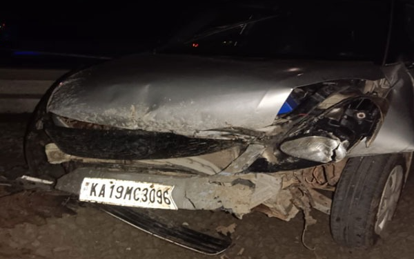 ಕಾರ್ಕಳದಲ್ಲಿ ಜಲ್ಲಿಕಲ್ಲಿನ ರಾಶಿಗೆ ಡಿಕ್ಕಿ ಹೊಡೆದು ಪಲ್ಟಿಯಾದ ಕಾರು..!!