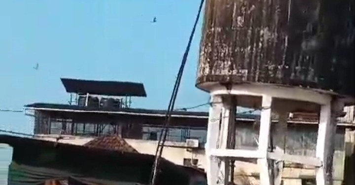 ಕಟಪಾಡಿ ಪೇಟೆಯಲ್ಲಿ ಶಿಥಿಲಗೊಂಡಿದ್ದ ನೀರಿನ ಟ್ಯಾಂಕ್ ತೆರವು..!!