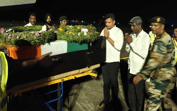 ಉಡುಪಿಗೆ ಆಗಮಿಸಿದ ಯೋಧ ಅನೂಪ್ ಪಾರ್ಥಿವ ಶರೀರ..!!