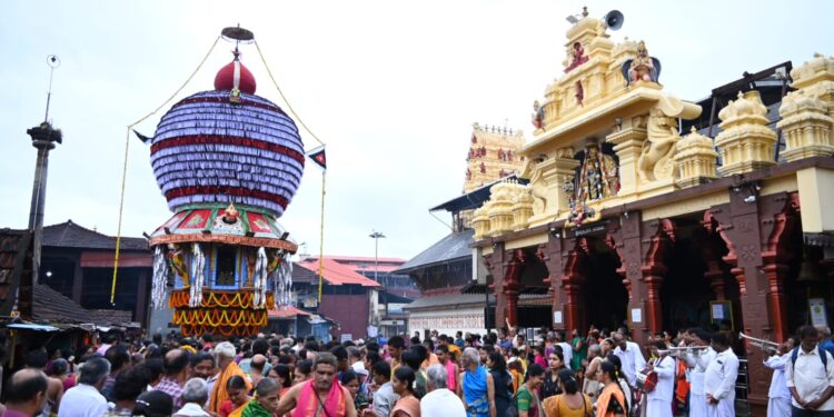 ಉಡುಪಿ : ಶ್ರೀ ಚಂದ್ರ ಮೌಳೇಶ್ವರ ದೇವಸ್ಥಾನದಲ್ಲಿ ವಾರ್ಷಿಕ ರಥೋತ್ಸವದ ರಥಾರೋಹಣ ಸಂಪನ್ನ ..!!