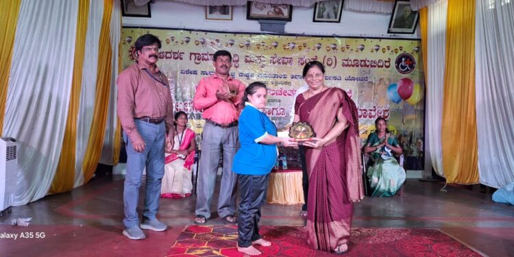 ಮೂಡಬಿದ್ರಿ :ಜಾಗೃತಿ ಜಾಥಾ ದ ಬ್ಯಾನರ್ ಸ್ಪರ್ಧೆಯಲ್ಲಿ ವಿಜೇತ ವಿಶೇಷ ಶಾಲಾ ವಿದ್ಯಾರ್ಥಿ ಮಾನಸ ಪ್ರಥಮ ಸ್ಥಾನ..!!