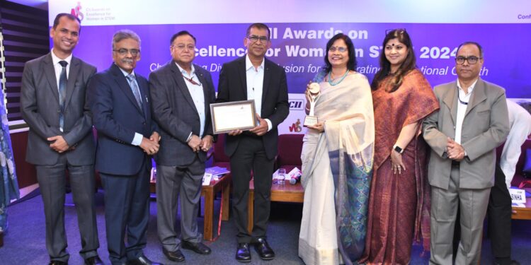 ಸಿಐಐ ಪ್ರಶಸ್ತಿ ಪ್ರದಾನ ಸಮಾರಂಭದಲ್ಲಿ ಮಾಹೆ STEM 2024 ರಲ್ಲಿ ಮಹಿಳೆಯರಲ್ಲಿ ಅತ್ಯುತ್ತಮವಾದ ಶೈಕ್ಷಣಿಕ ಸಂಸ್ಥೆಗಳಲ್ಲಿ ಒಂದಾಗಿದೆ..!!