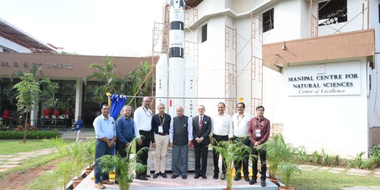 ಮಣಿಪಾಲ ಅಕಾಡೆಮಿ ಆಫ್ ಹೈಯರ್ ಎಜುಕೇಶನ್‌ನಲ್ಲಿ ಮಾನವ-ಶ್ರೇಣಿಯ ಎಲ್ ವಿ ಎಂ 3 (LVM3) ರಾಕೆಟ್ ಮಾದರಿ ಪ್ರದರ್ಶನದ ಉದ್ಘಾಟನೆ..!!