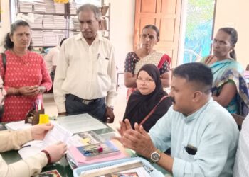 ಉಡುಪಿ :ಬೀಡಿ ಎಲೆ ಸರಿಪಡಿಸಲು ಒತ್ತಾಯ..!!